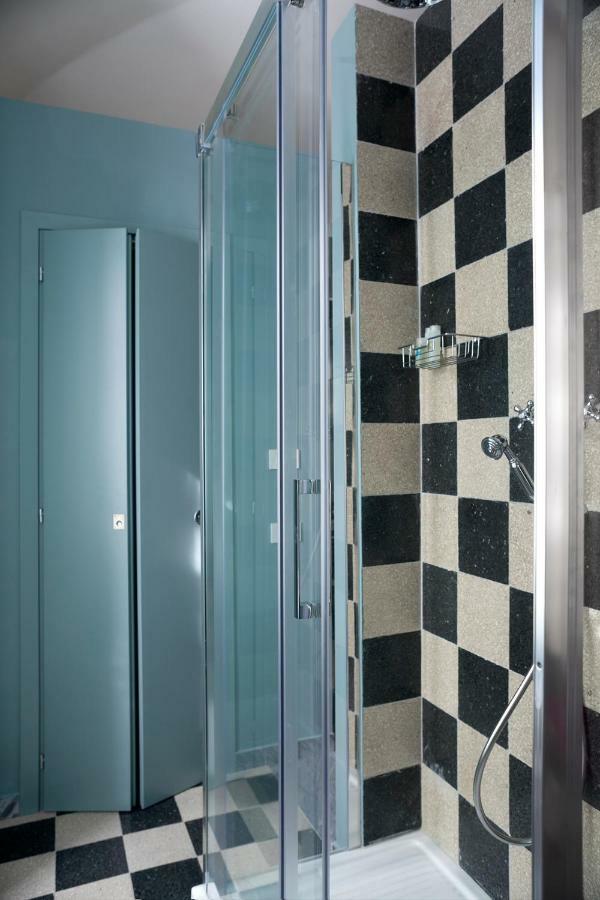 Santa Monica Townhouse Rom